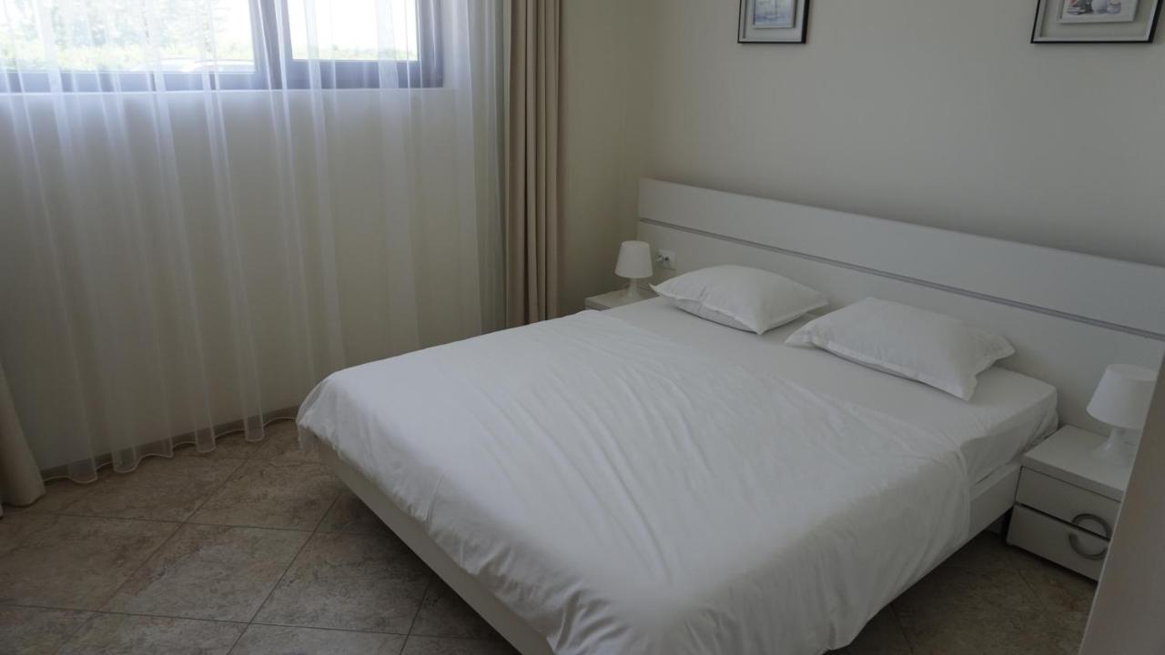 Calithea Complex 2*