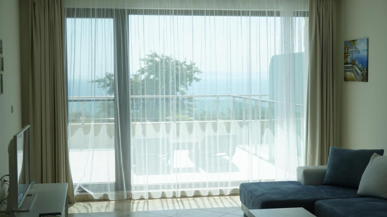 Calithea Complex 2*